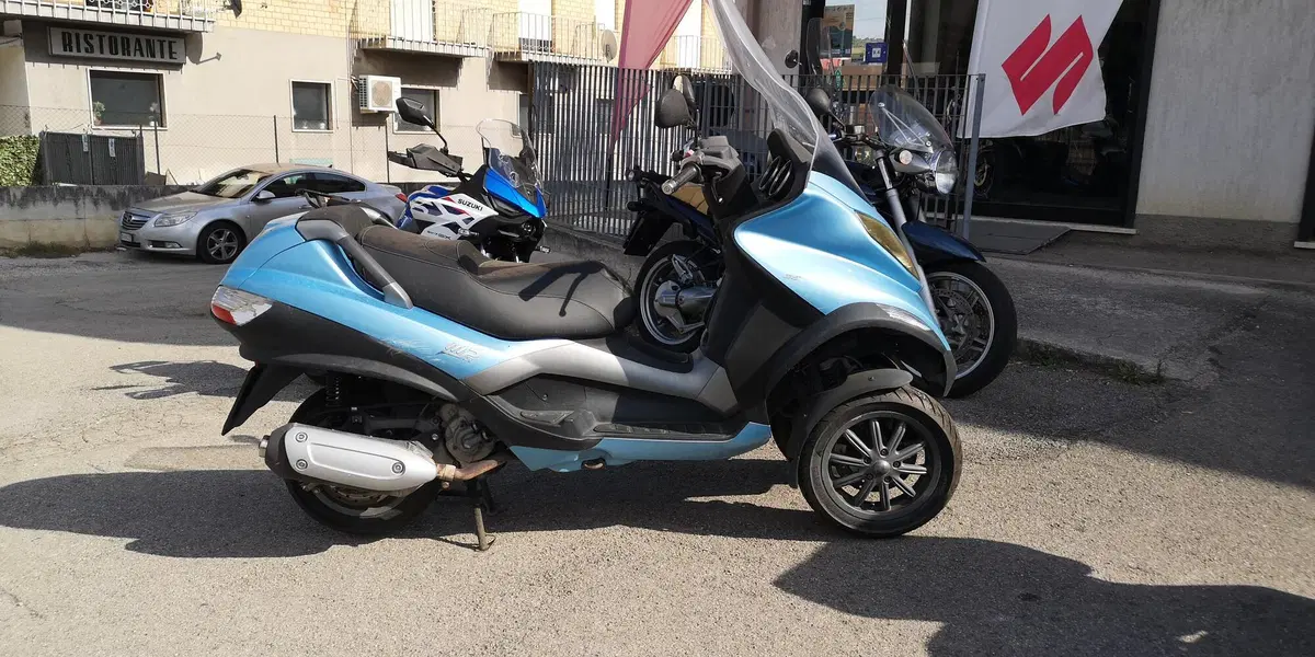 Piaggio MP3 250 i.e. (2)
