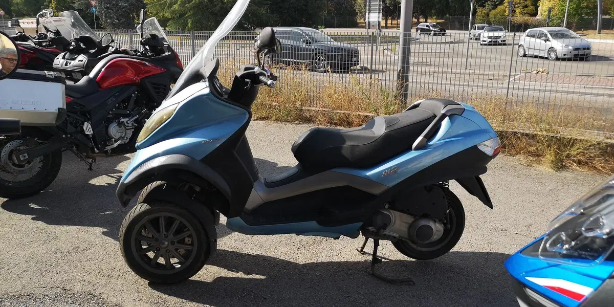 Piaggio MP3 250 i.e. (3)