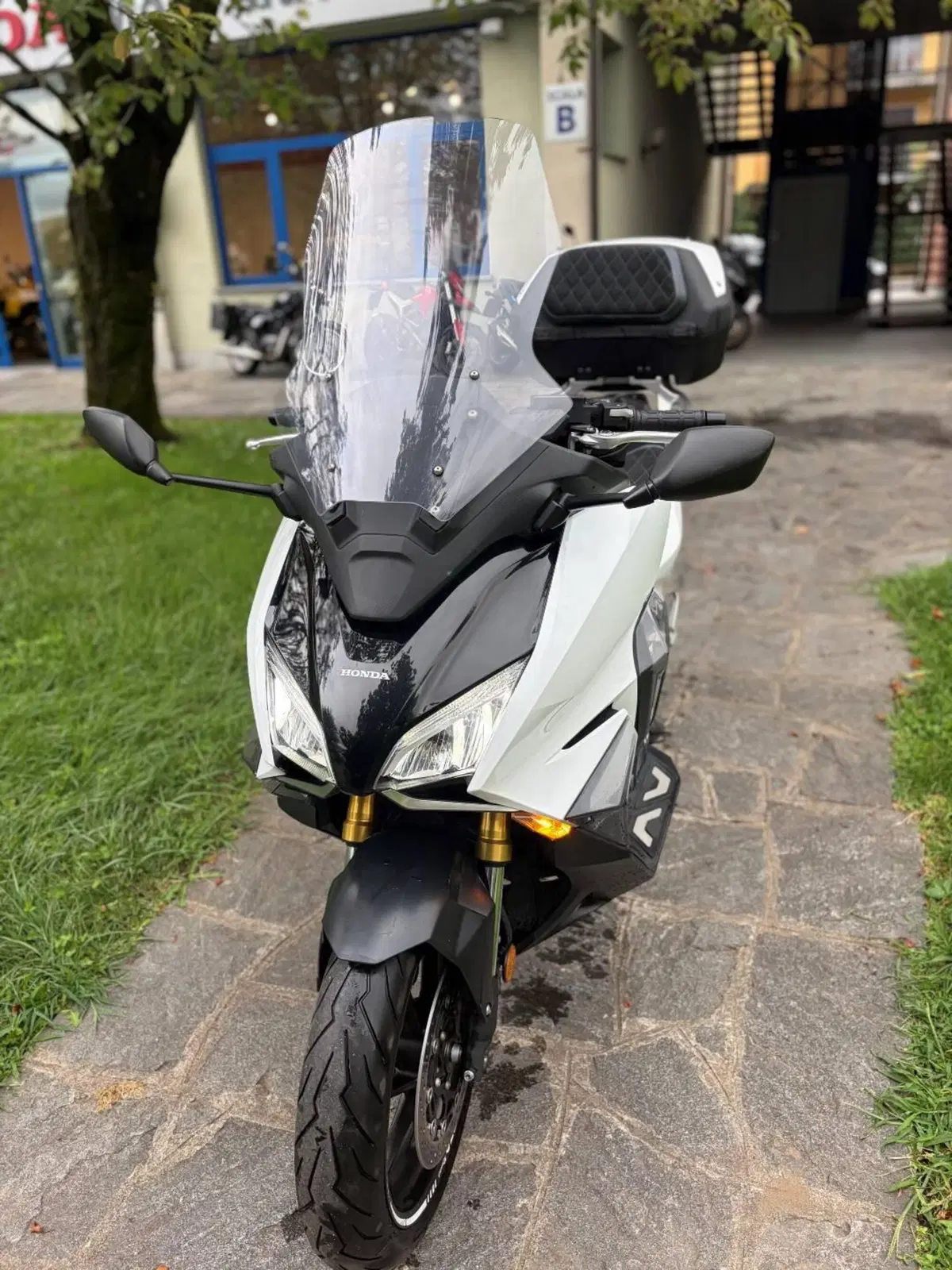 Honda Forza 750 DCT Urban (2021 - 24) (3)