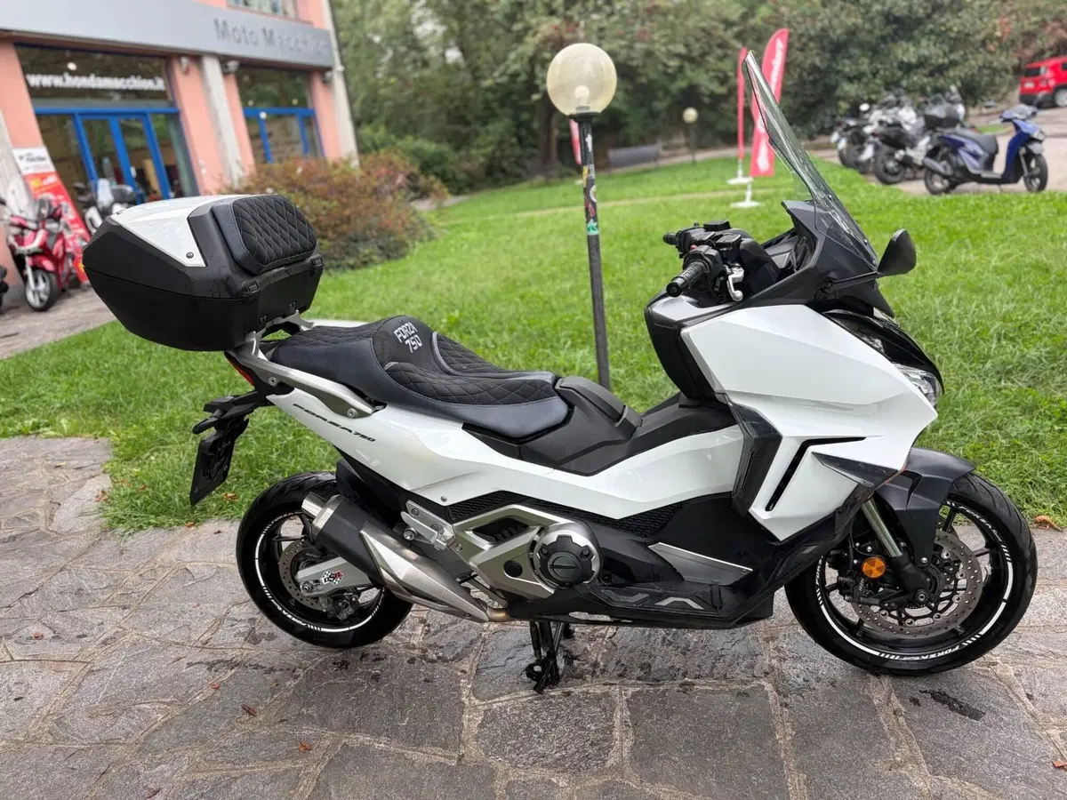 Honda Forza 750 DCT Urban (2021 - 24) (5)