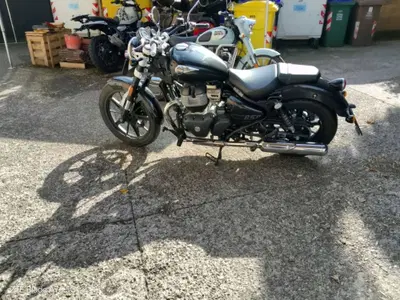 Royal Enfield Super Meteor 650 (2023 - 26) usata