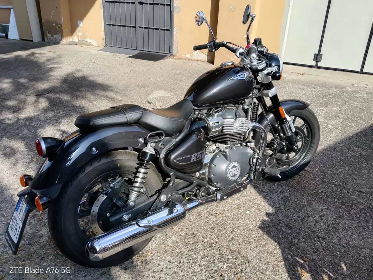 Royal Enfield Super Meteor 650 (2023 - 26) (2)