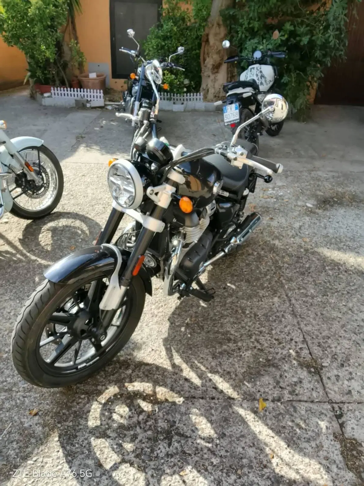 Royal Enfield Super Meteor 650 (2023 - 26) (3)