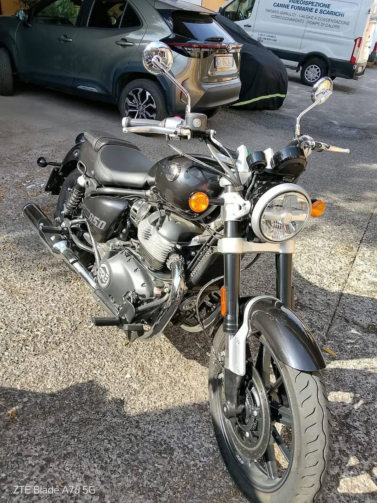 Royal Enfield Super Meteor 650 (2023 - 26) (4)