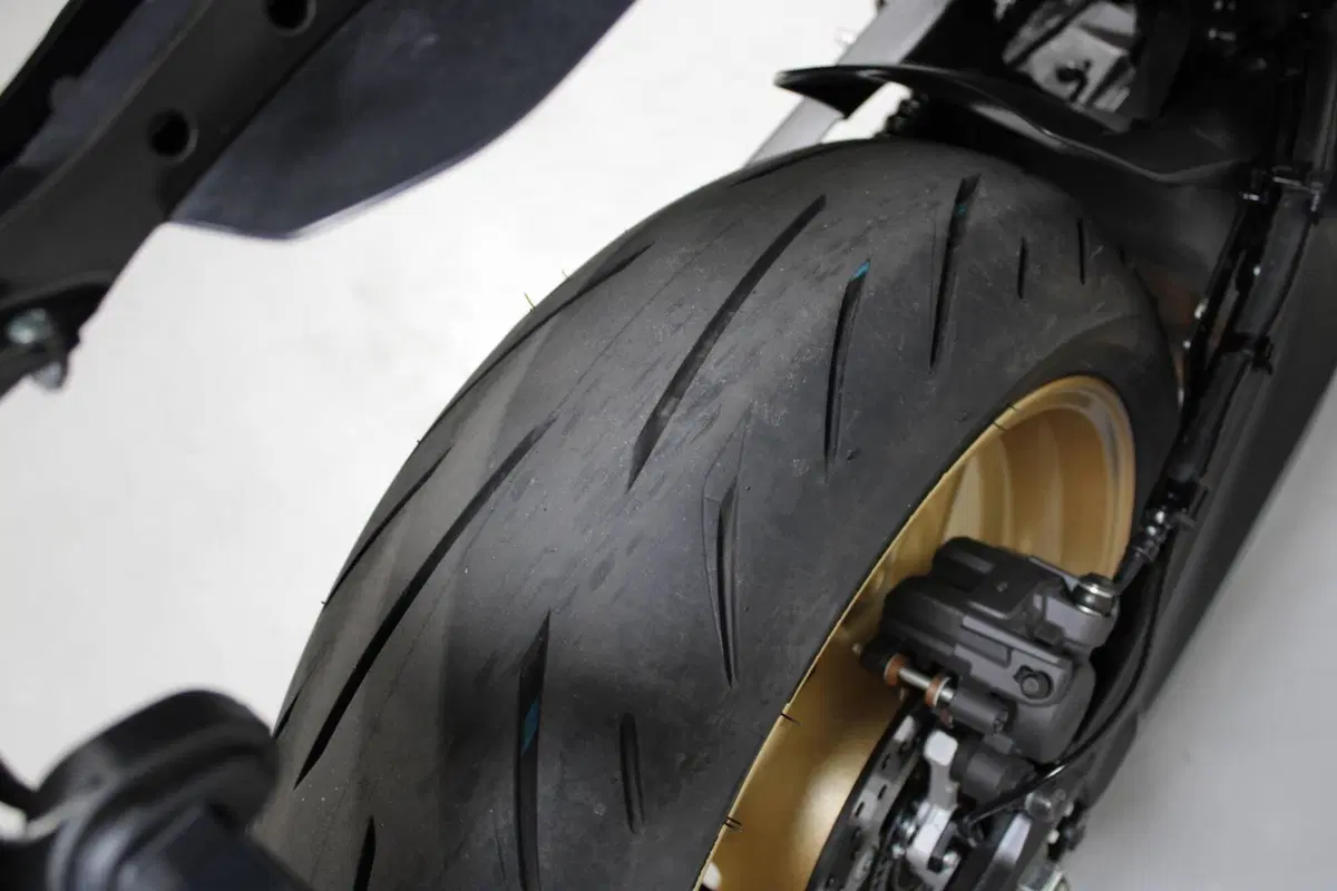 Yamaha XSR 900 (2025 - 26) (7)