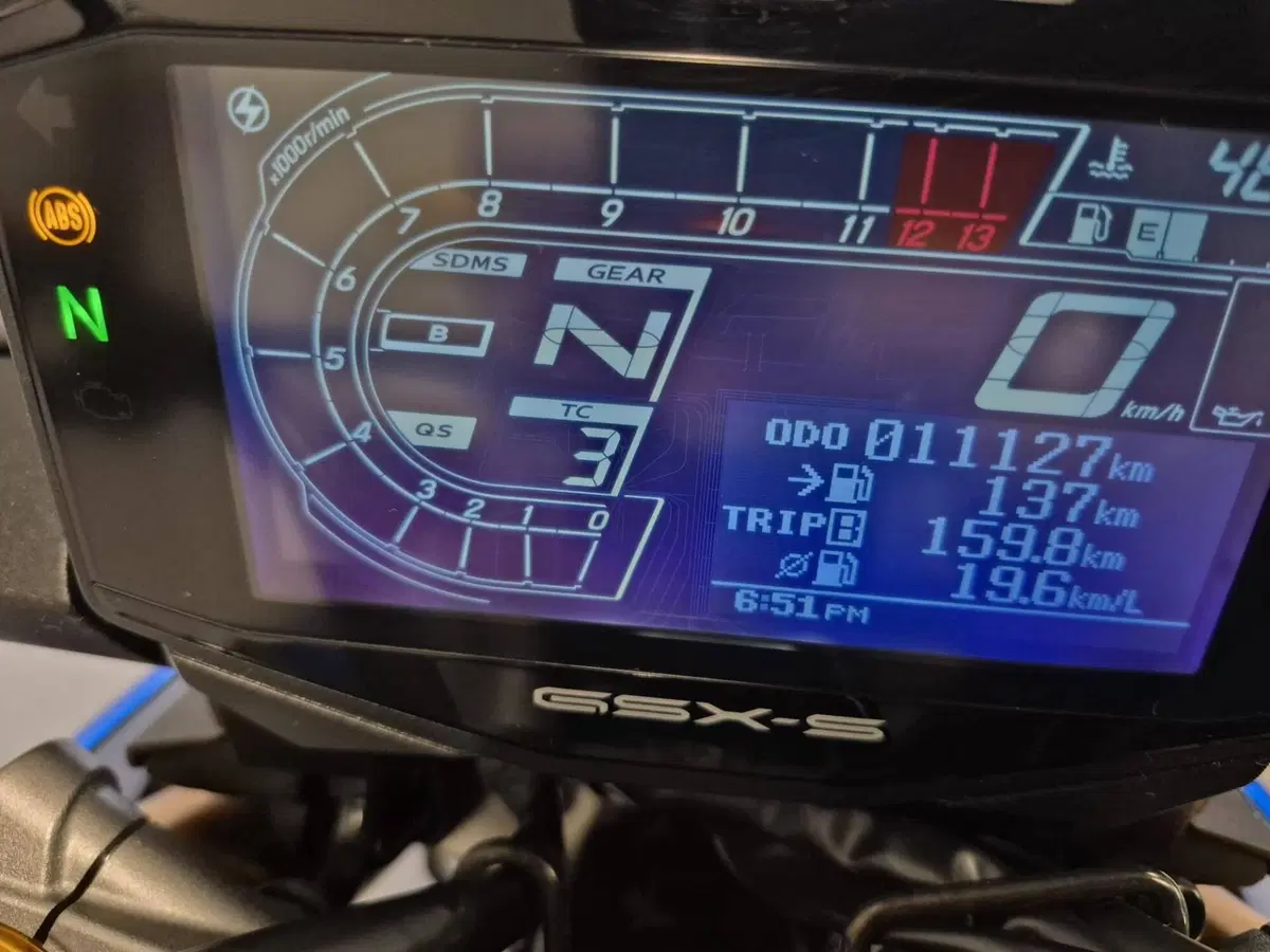 Suzuki GSX-S1000 (2021 - 25) (4)