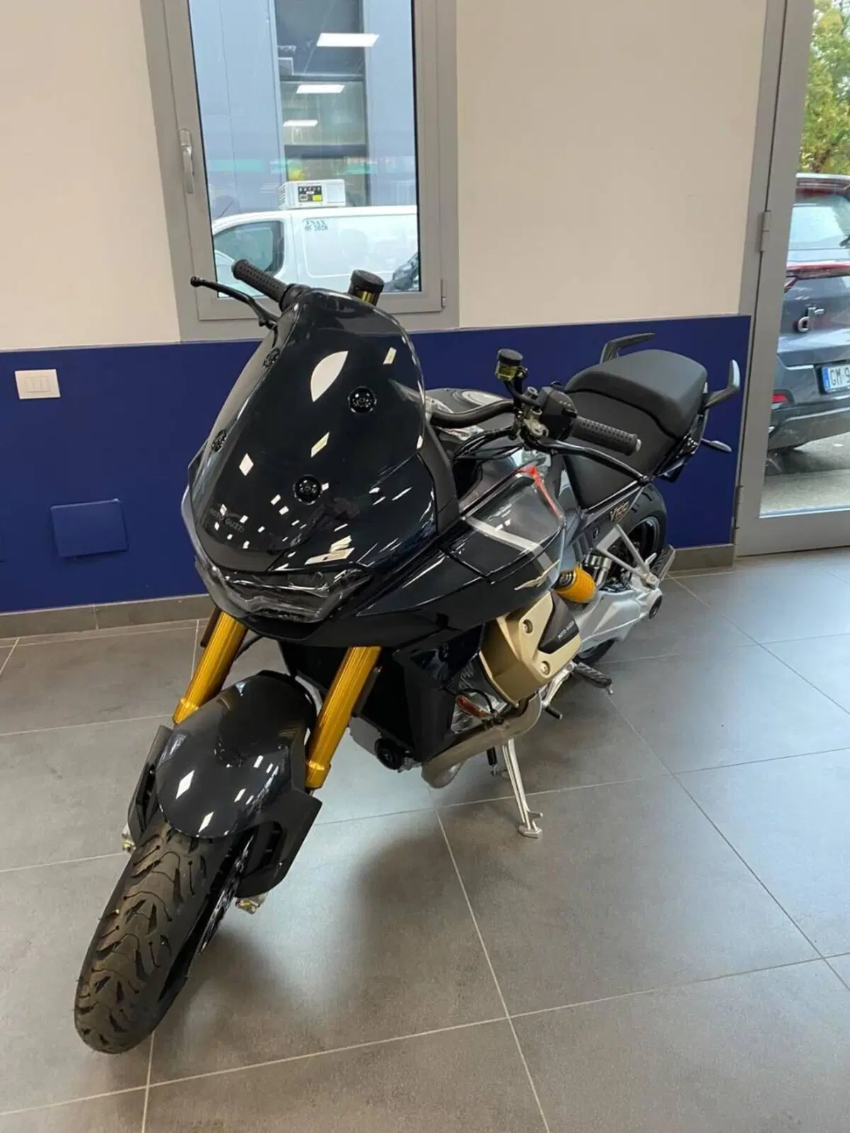 Moto Guzzi V100 Mandello S (2025 - 26) (2)