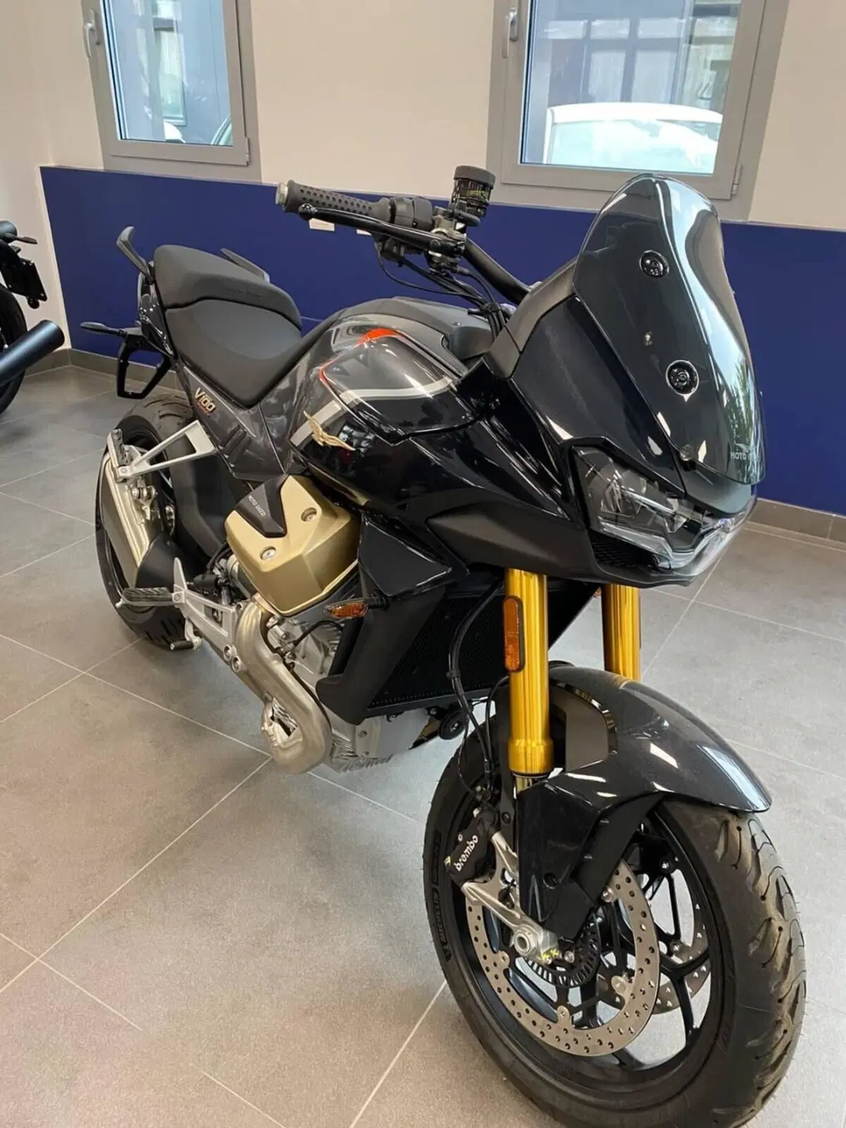 Moto Guzzi V100 Mandello S (2025 - 26) (4)