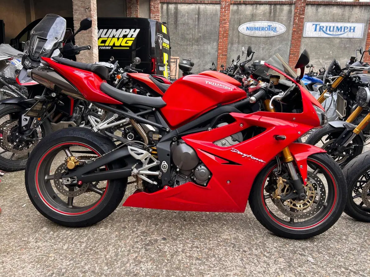 Triumph Daytona 675 (2006 - 08) (2)