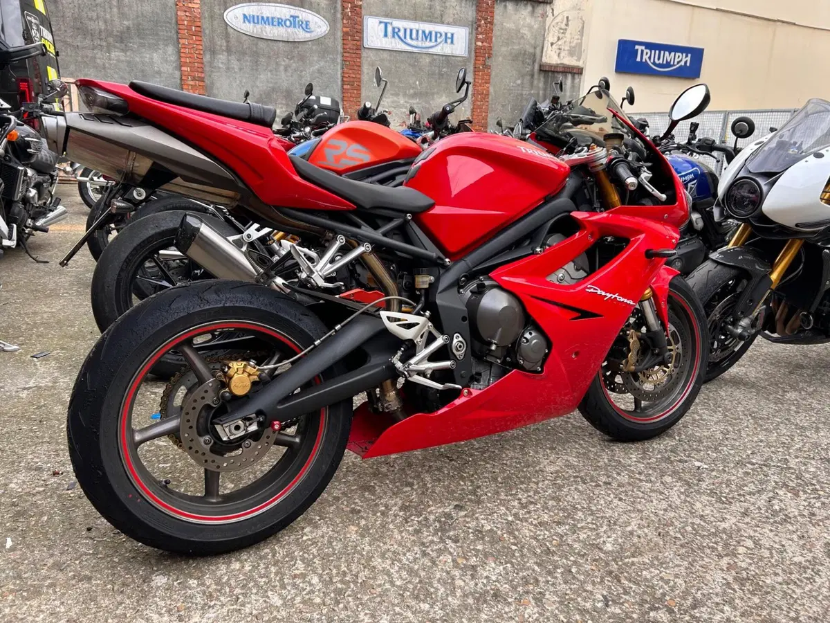 Triumph Daytona 675 (2006 - 08) (3)