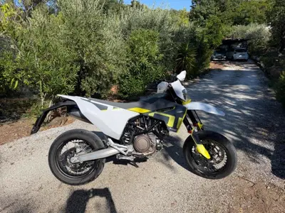 Husqvarna 701 Supermoto (2020) usata