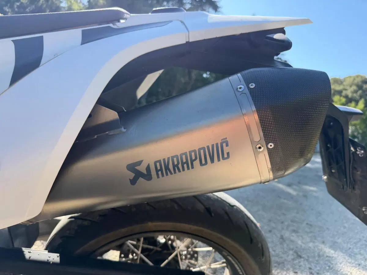 Husqvarna 701 Supermoto (2020) (5)