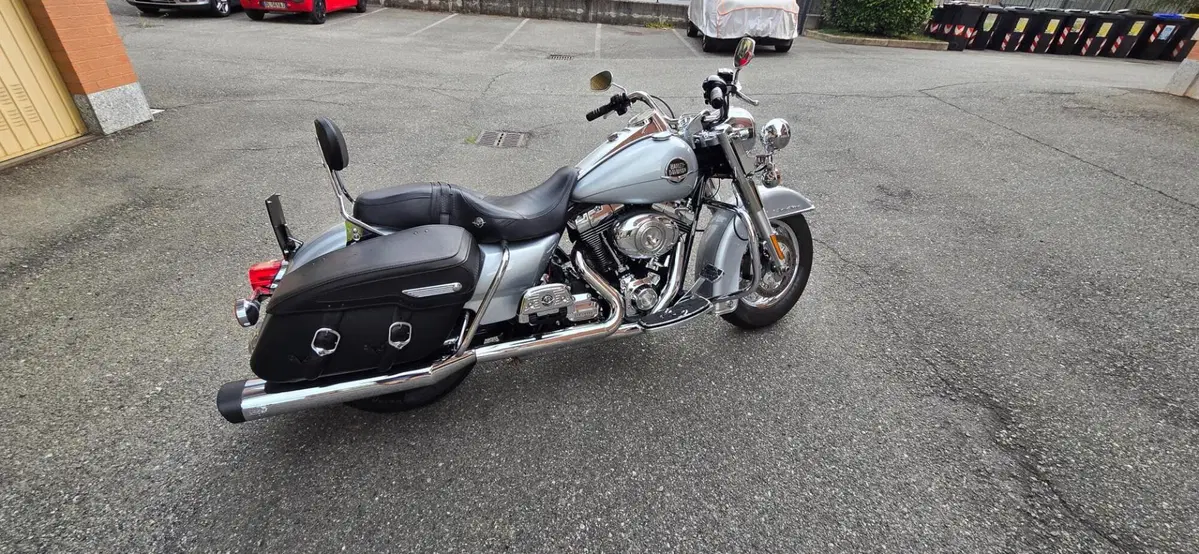 Harley-Davidson 1584 Road King Classic (2007 - 10) - FLHRC (3)