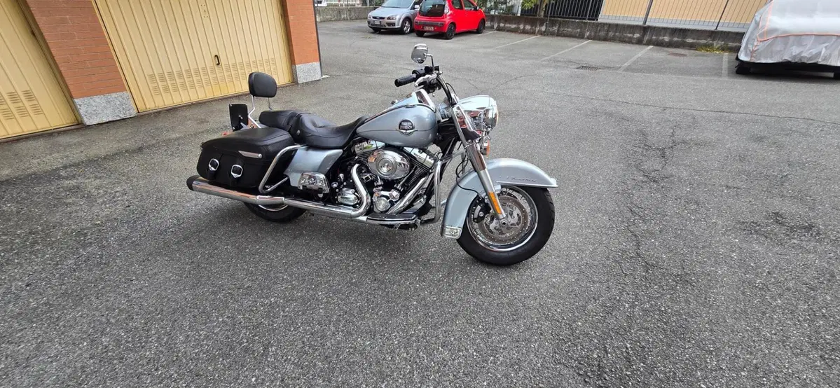 Harley-Davidson 1584 Road King Classic (2007 - 10) - FLHRC (4)