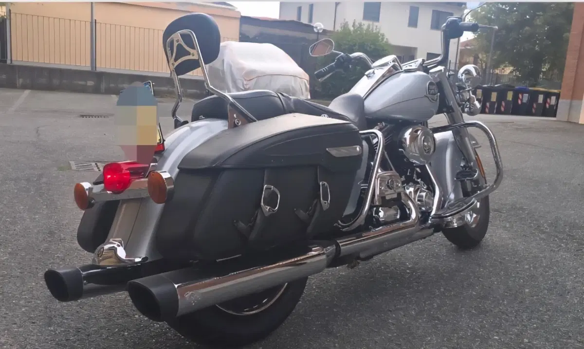 Harley-Davidson 1584 Road King Classic (2007 - 10) - FLHRC (6)