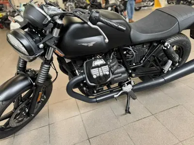 Moto Guzzi V7 Stone (2025 - 26) nuova