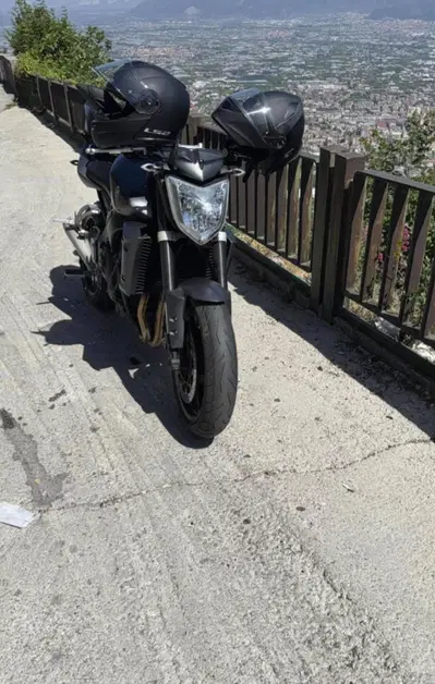 Yamaha FZ1 (2006 - 16) usata