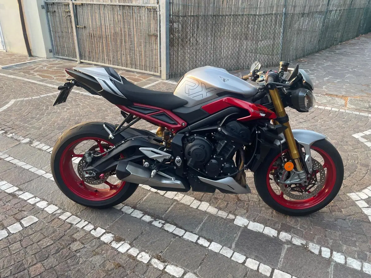 Triumph Street Triple 765 RX (2026) (4)