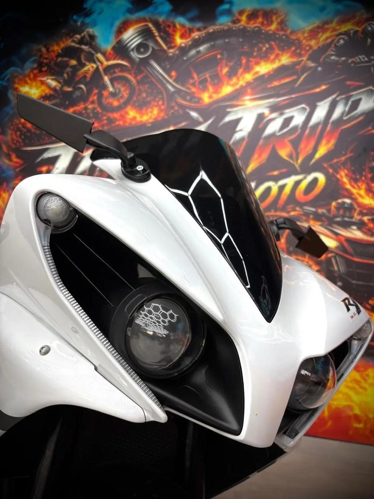 Yamaha YZF R1 (2015 - 16) (2)