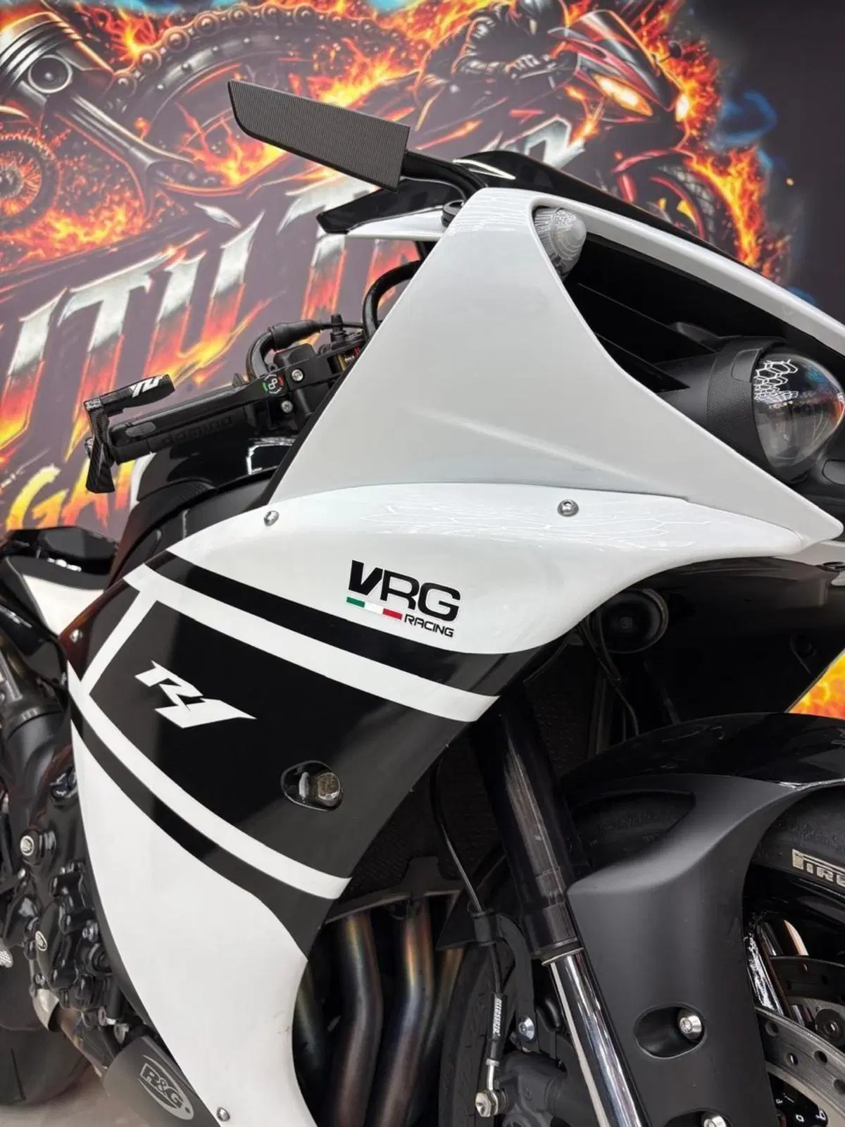 Yamaha YZF R1 (2015 - 16) (3)