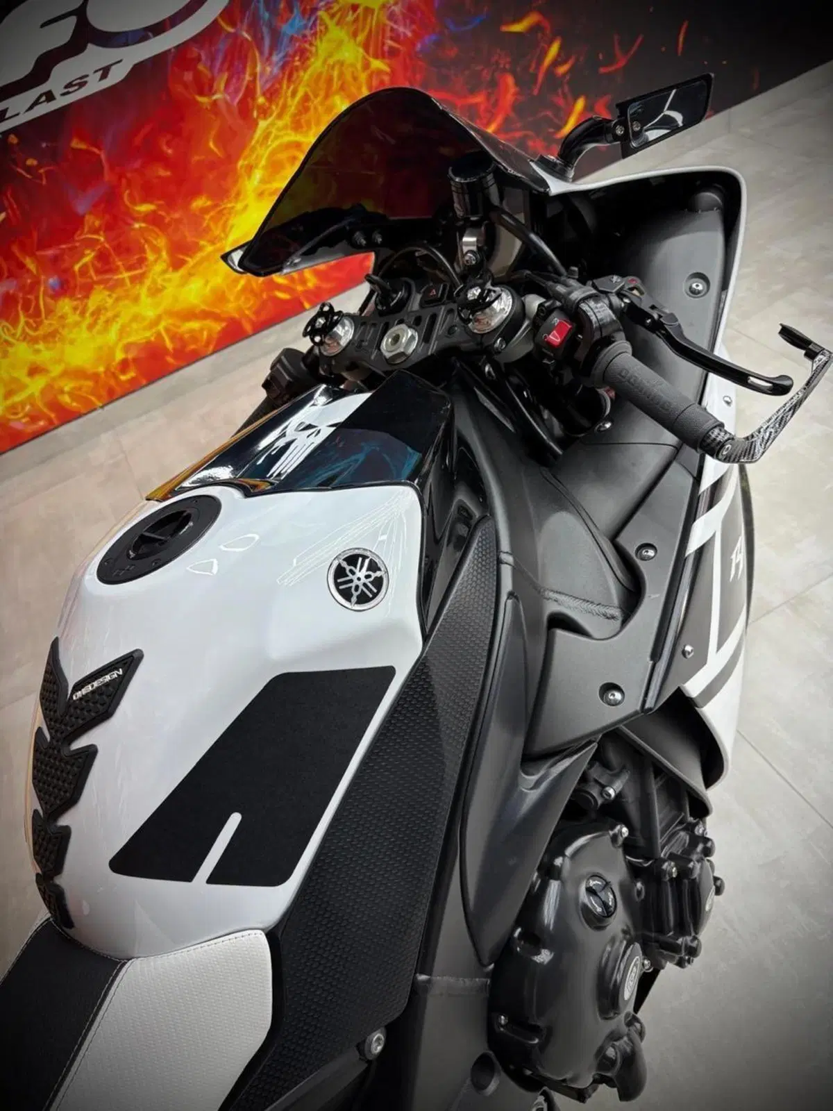 Yamaha YZF R1 (2015 - 16) (10)