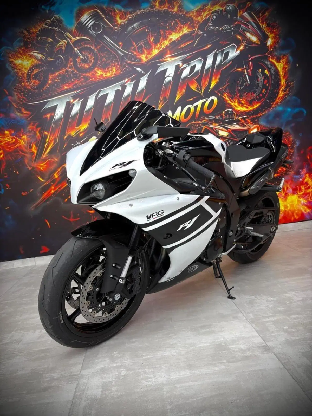 Yamaha YZF R1 (2015 - 16) (11)