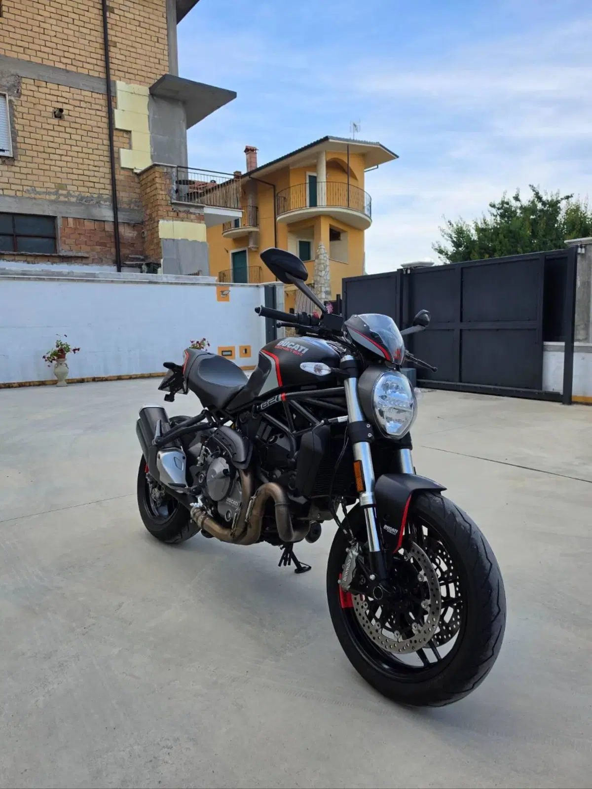 Ducati Monster 821 Stealth (2019 - 20) (4)