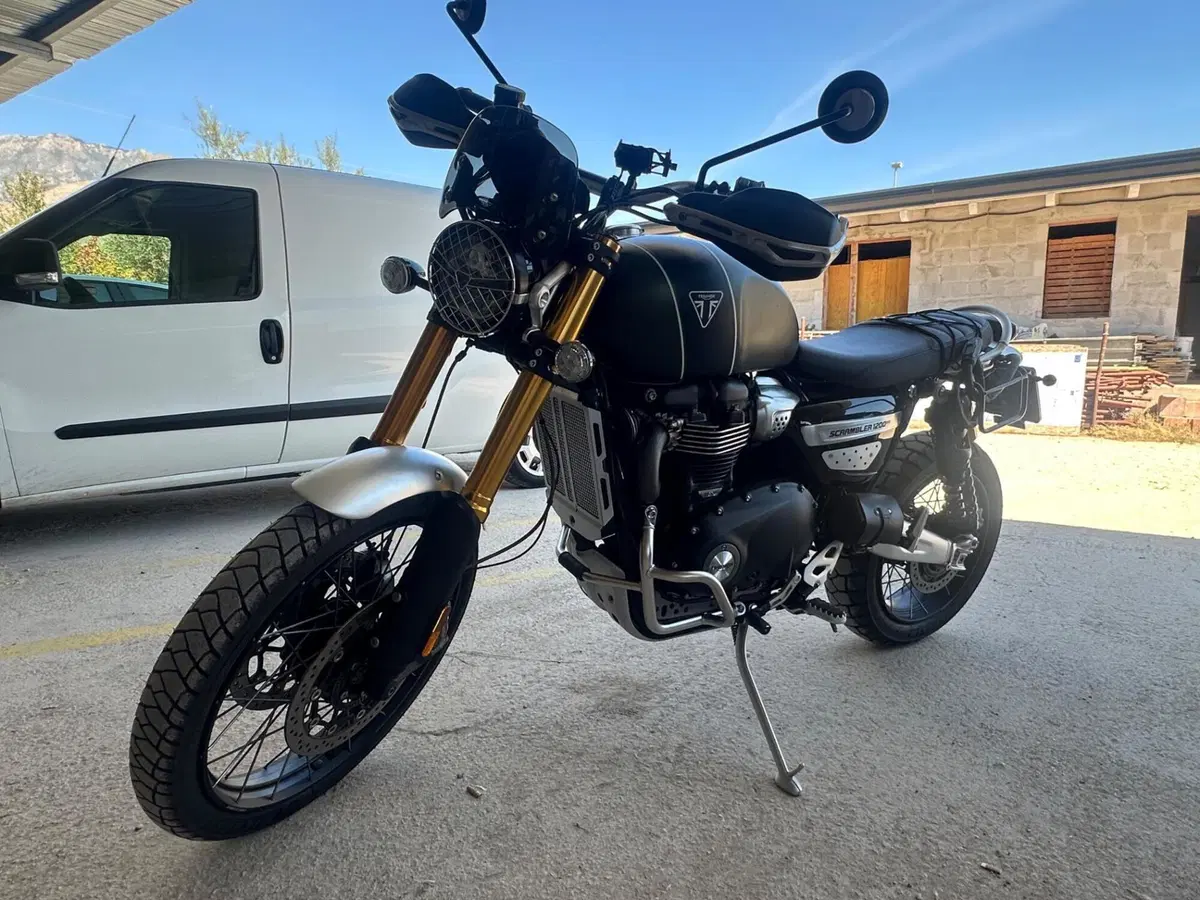 Triumph Scrambler 1200 XE (2021 - 23) (2)