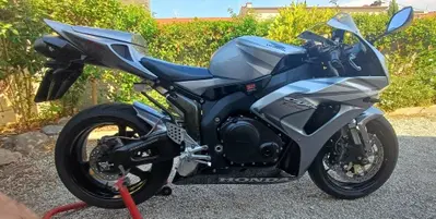 Honda CBR 1000 RR Fireblade (2006 - 07) usata