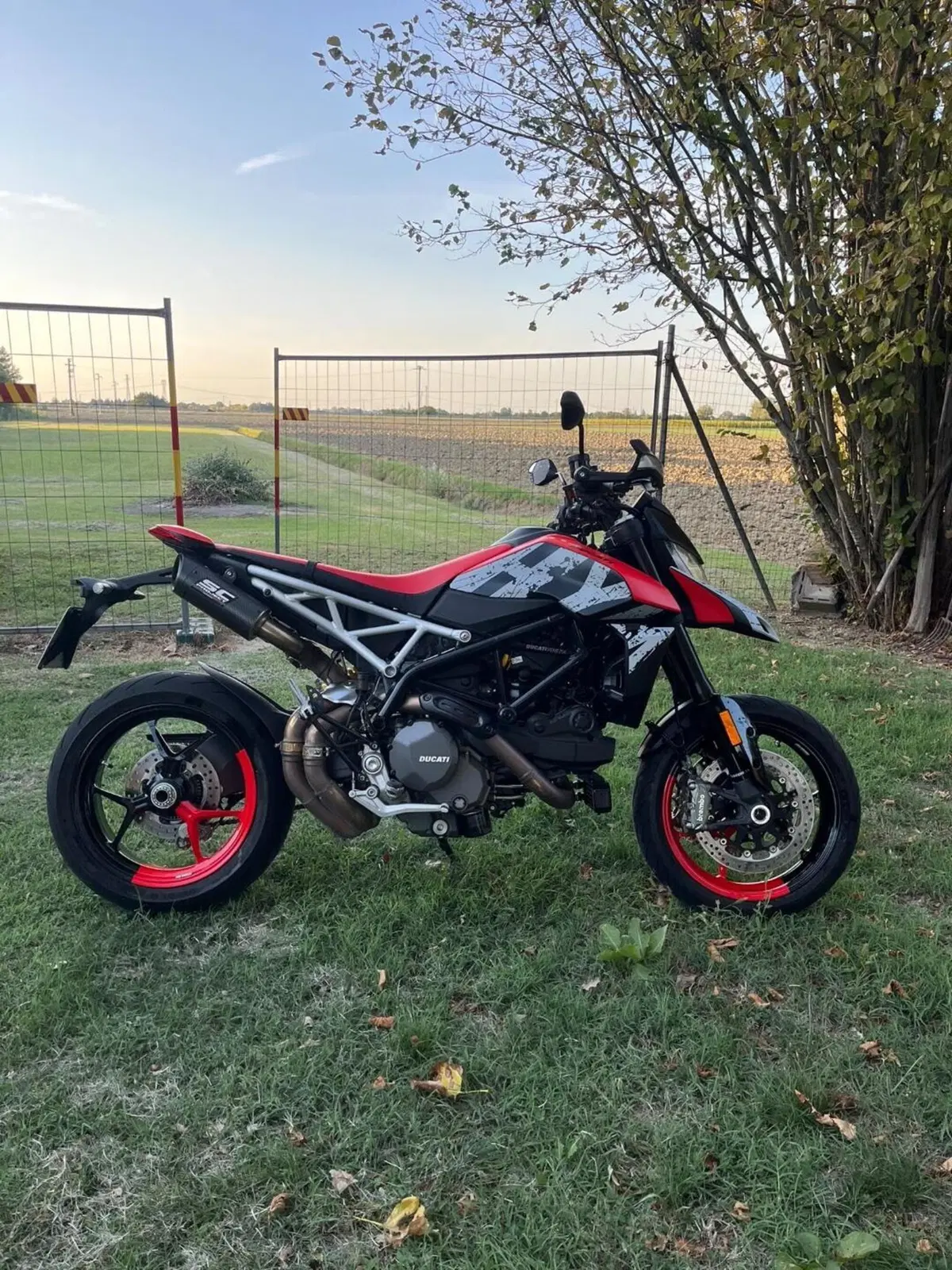 Ducati Hypermotard 950 RVE (2022 - 25) (4)