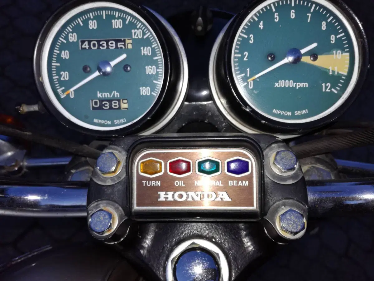 Honda CB 350 FOUR (9)