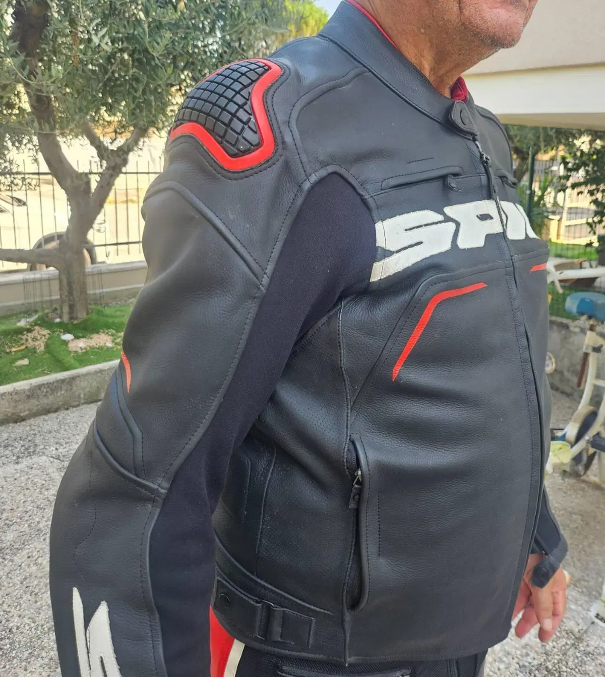 Vendo tuta (pantalone e giacca) taglia 52 Spidi (3)