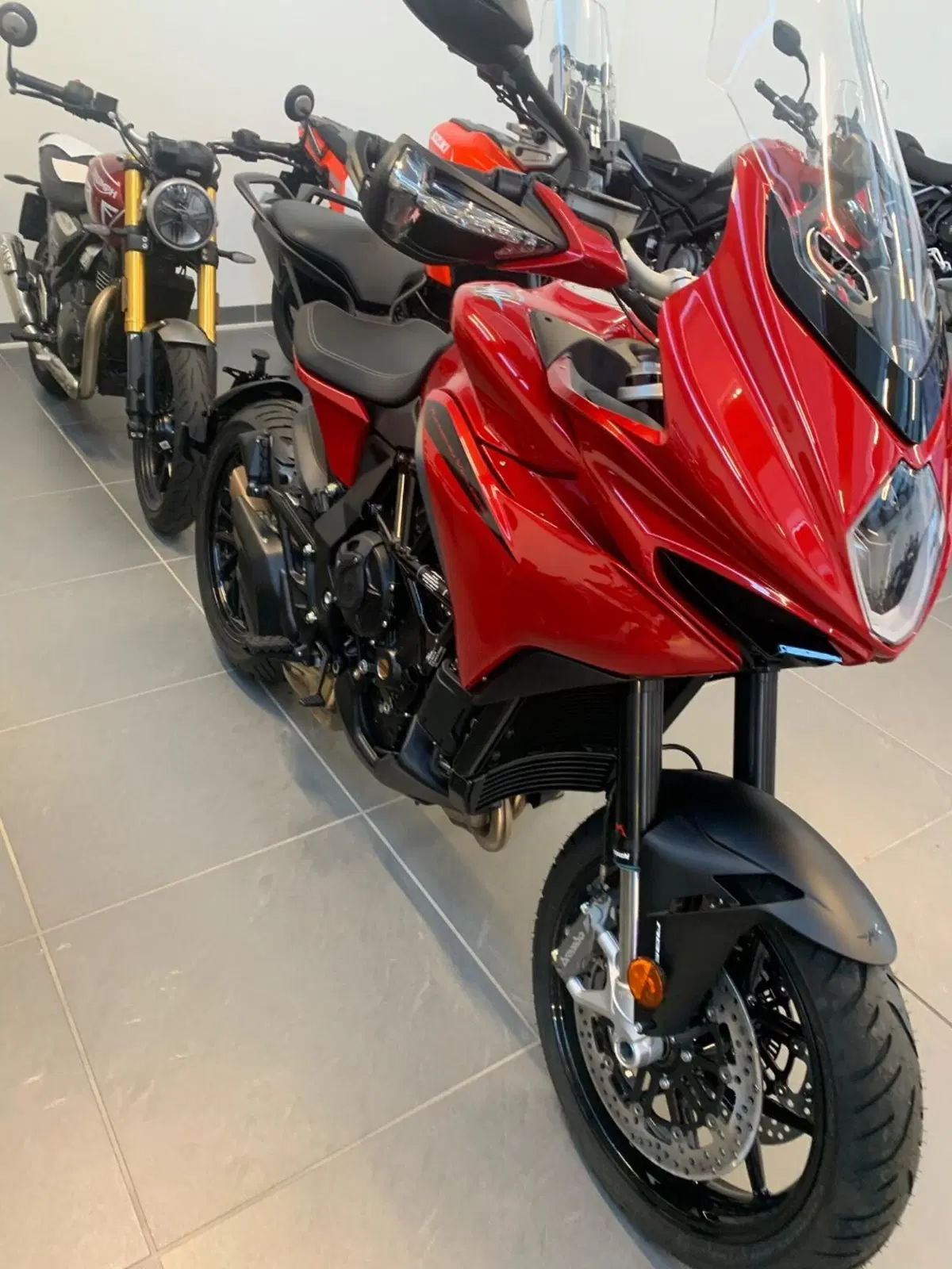 MV Agusta Turismo Veloce 800 R (2023 - 26) (2)