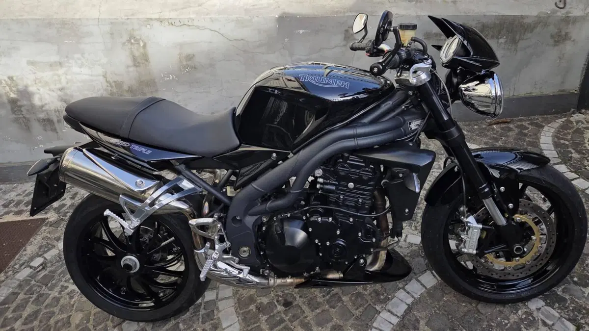 Triumph Speed Triple 1050 (2005 - 11)