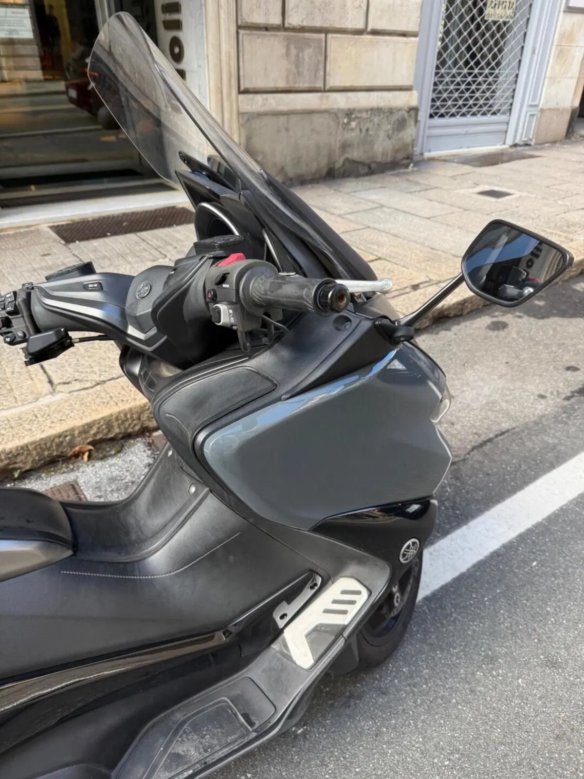 Yamaha T-Max 560 Tech Max (2021) (9)