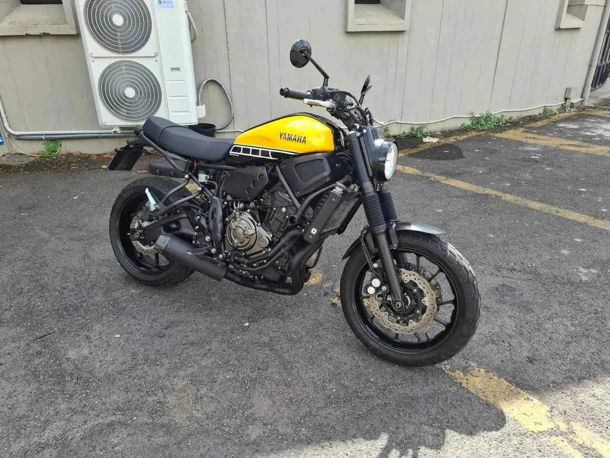 Yamaha XSR 700 ABS 60th Anniversary (2016 - 18) (3)