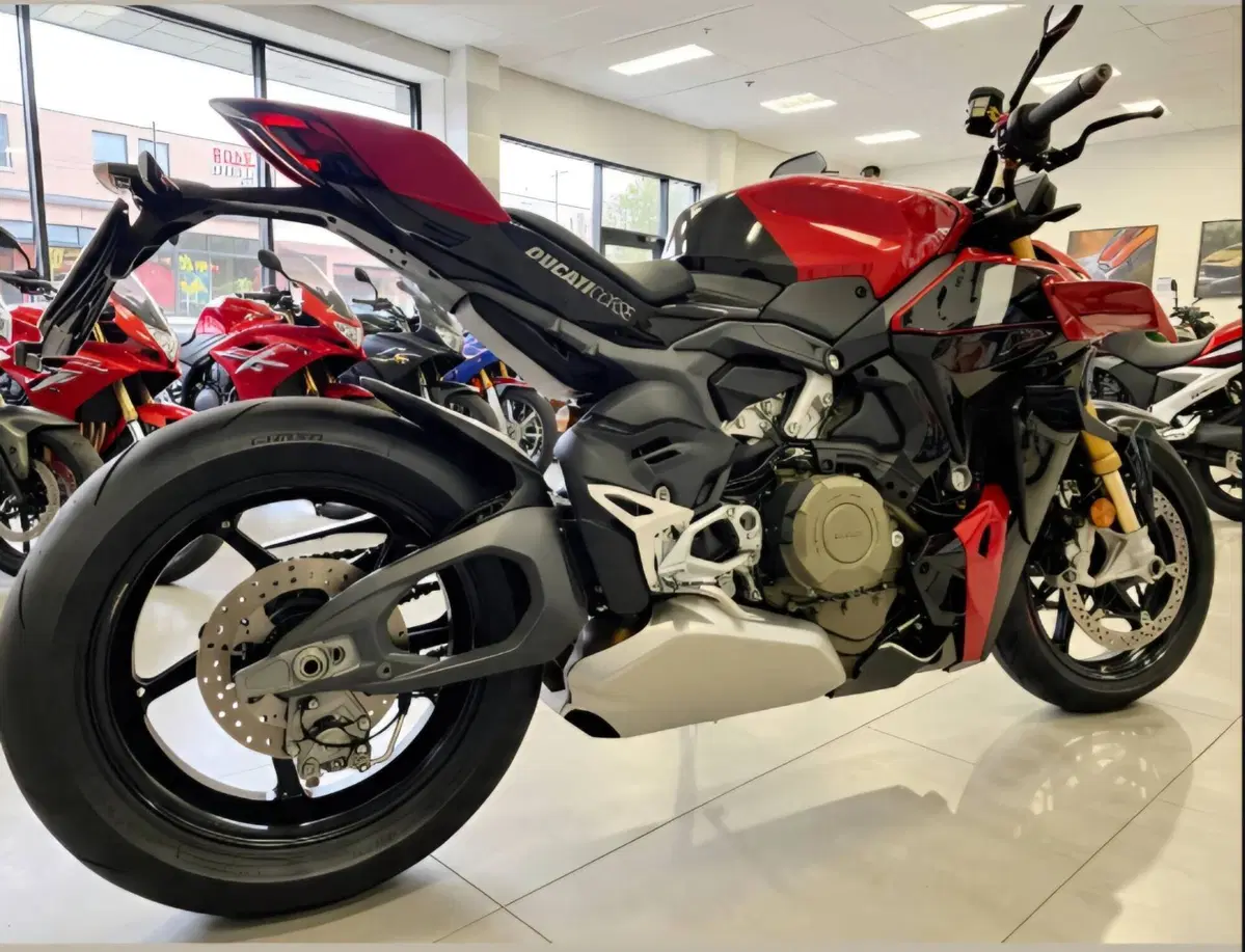 Ducati Streetfighter V4 S 100 (2026) (2)