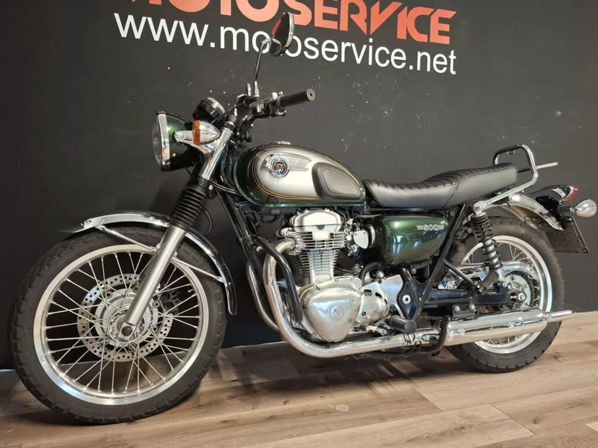 Kawasaki W 800 (2010 - 17) (2)