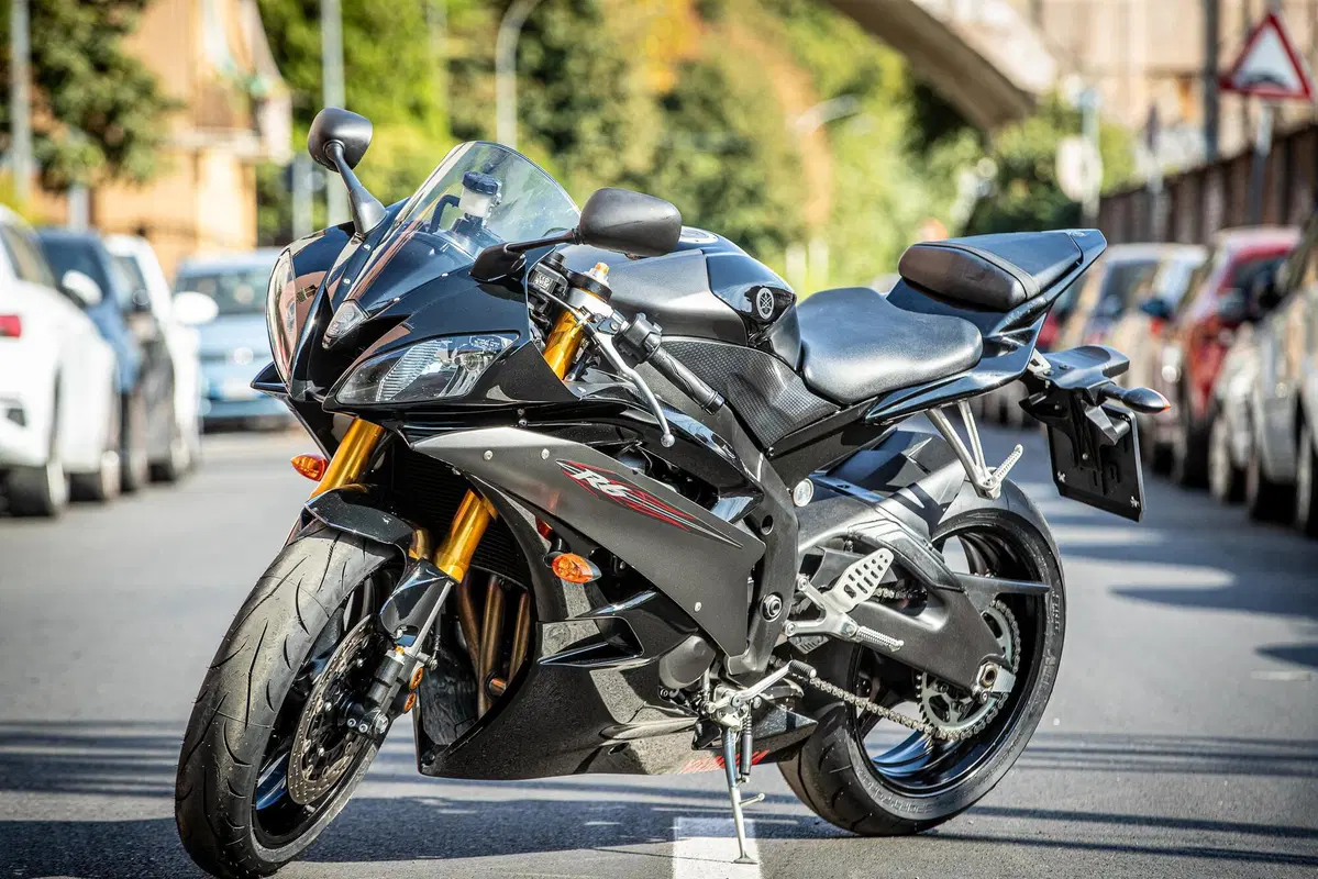Yamaha YZF R6 (2005 - 06) (3)