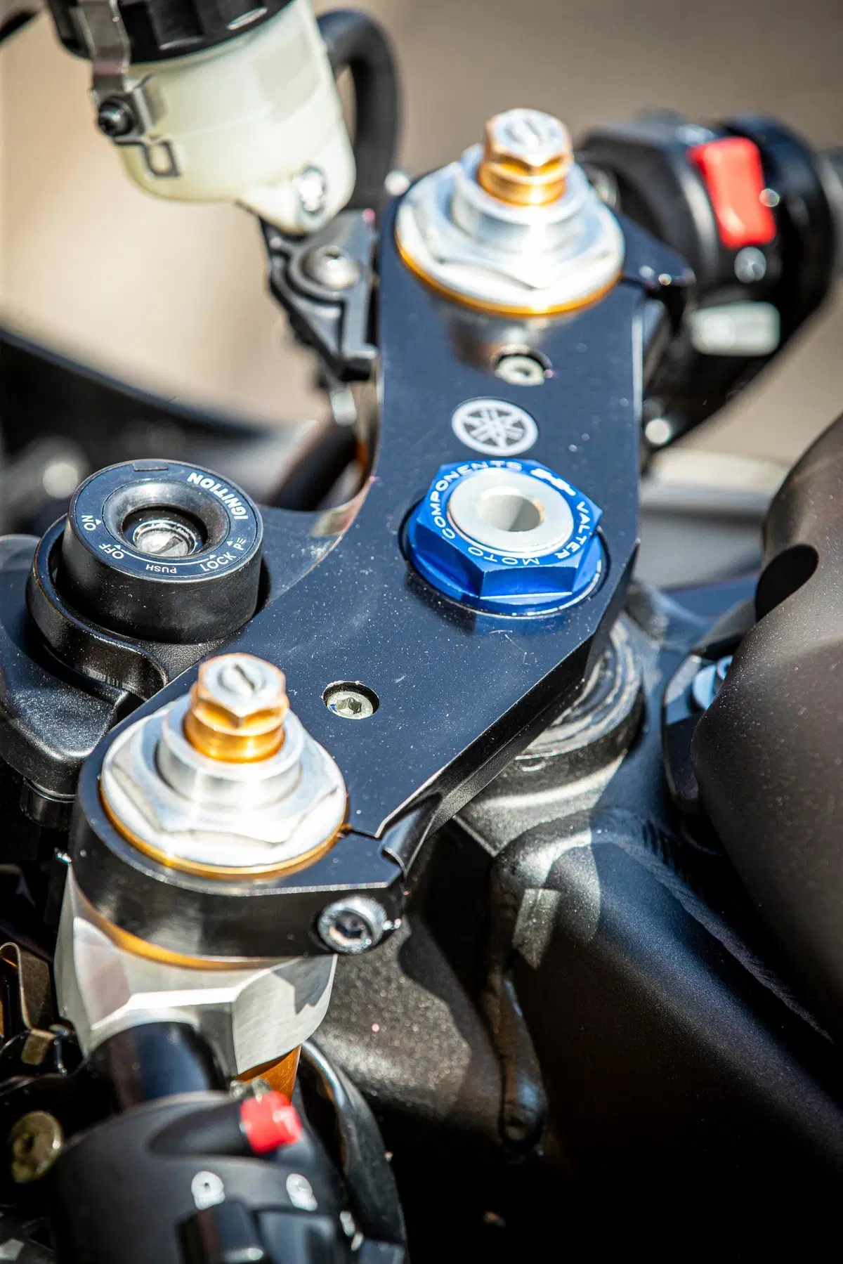 Yamaha YZF R6 (2005 - 06) (5)