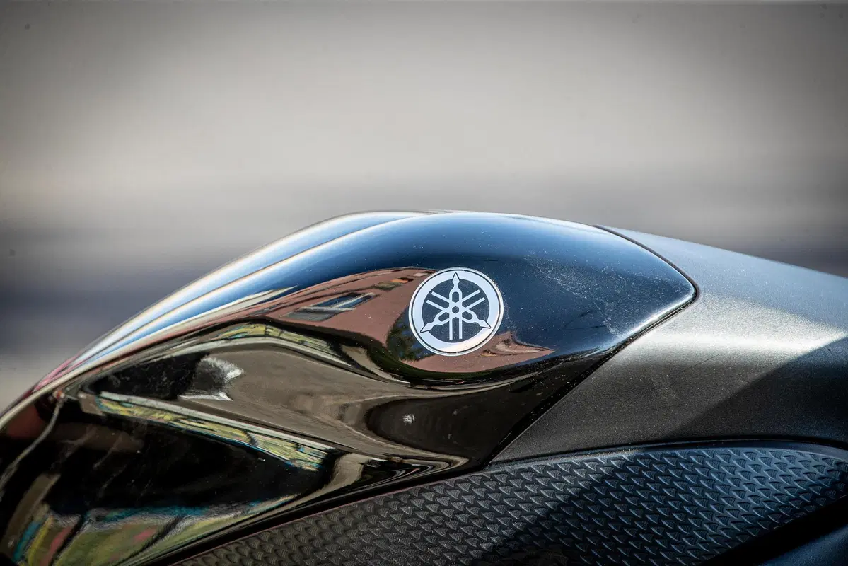 Yamaha YZF R6 (2005 - 06) (14)