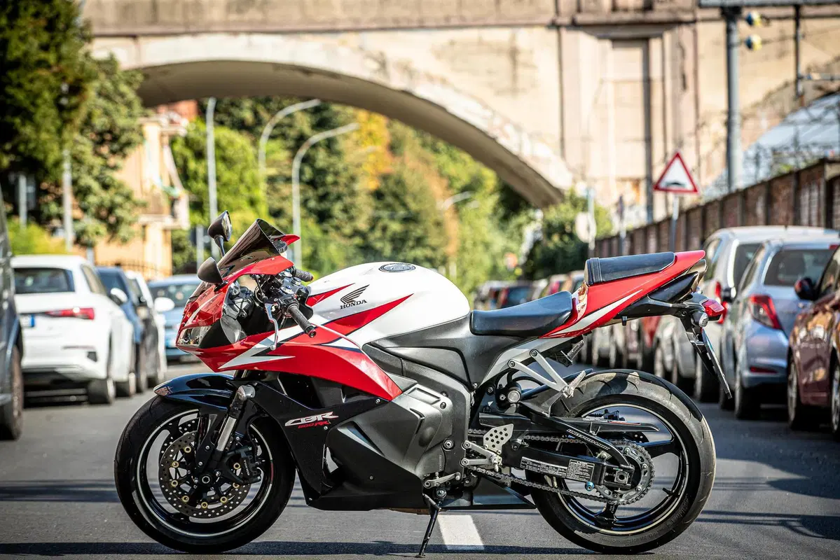Honda CBR 600 RR (2009 - 12) (6)