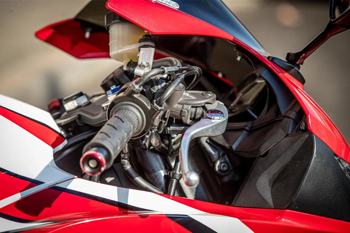 Honda CBR 600 RR (2009 - 12) (20)