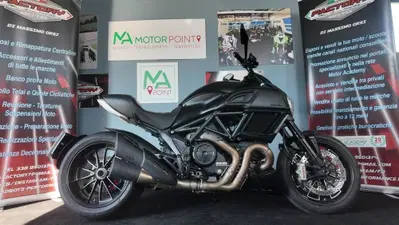 Ducati Diavel 1200 Dark (2012 - 13) usata