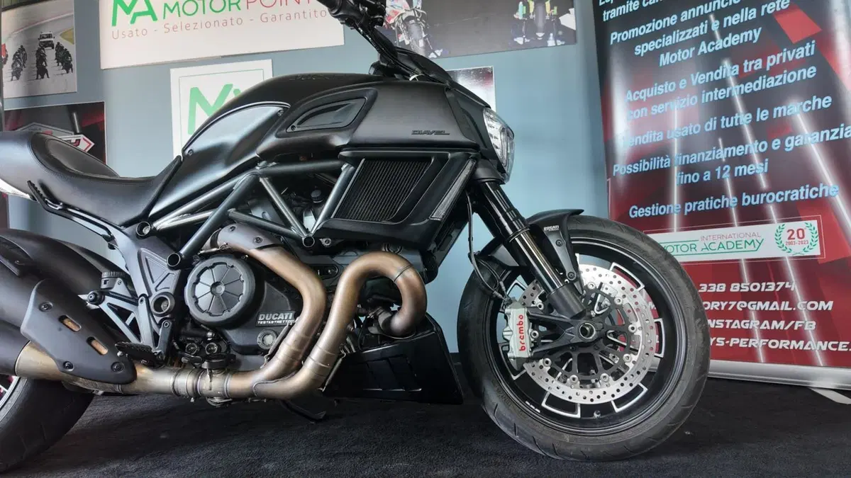 Ducati Diavel 1200 Dark (2012 - 13) (3)