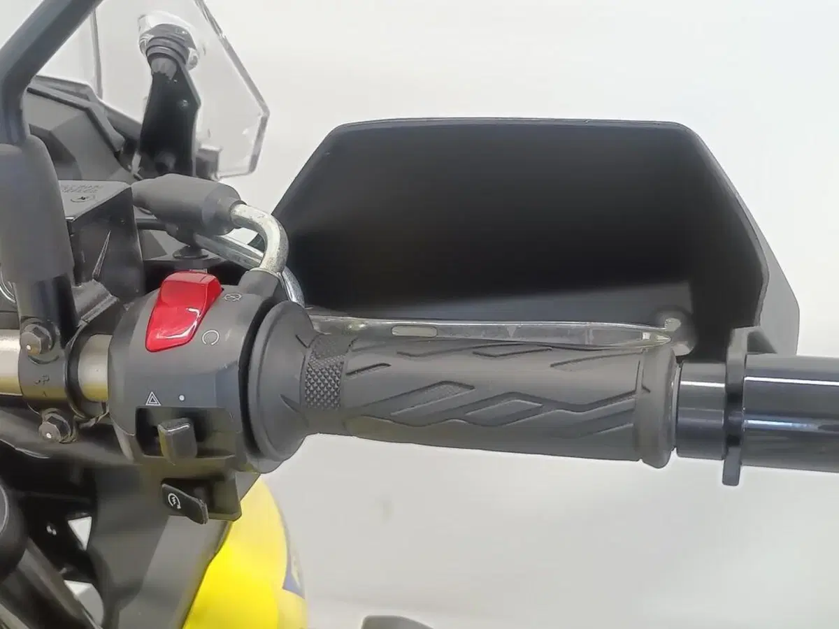 Suzuki V-Strom 650 (2021 - 25) (13)