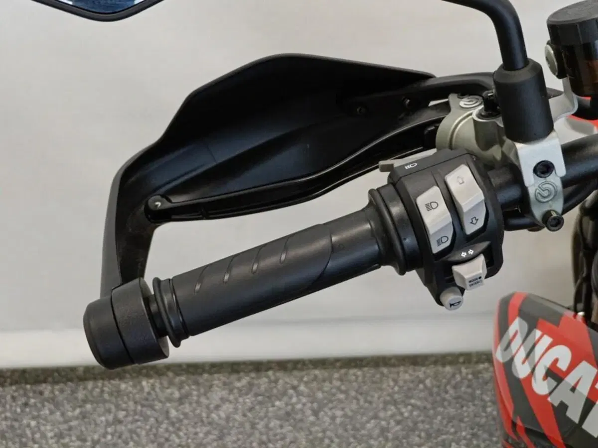 Ducati Hypermotard 698 Mono RVE (2024 - 26) (7)