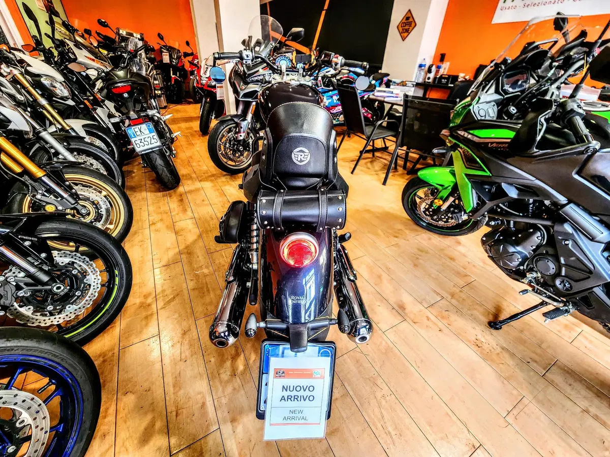 Royal Enfield Super Meteor 650 (2023 - 26) (4)