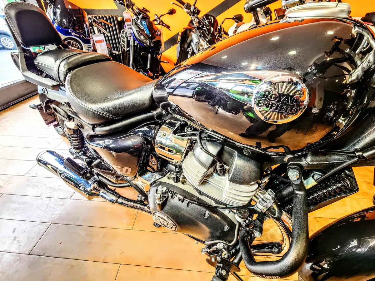 Royal Enfield Super Meteor 650 (2023 - 26) (8)