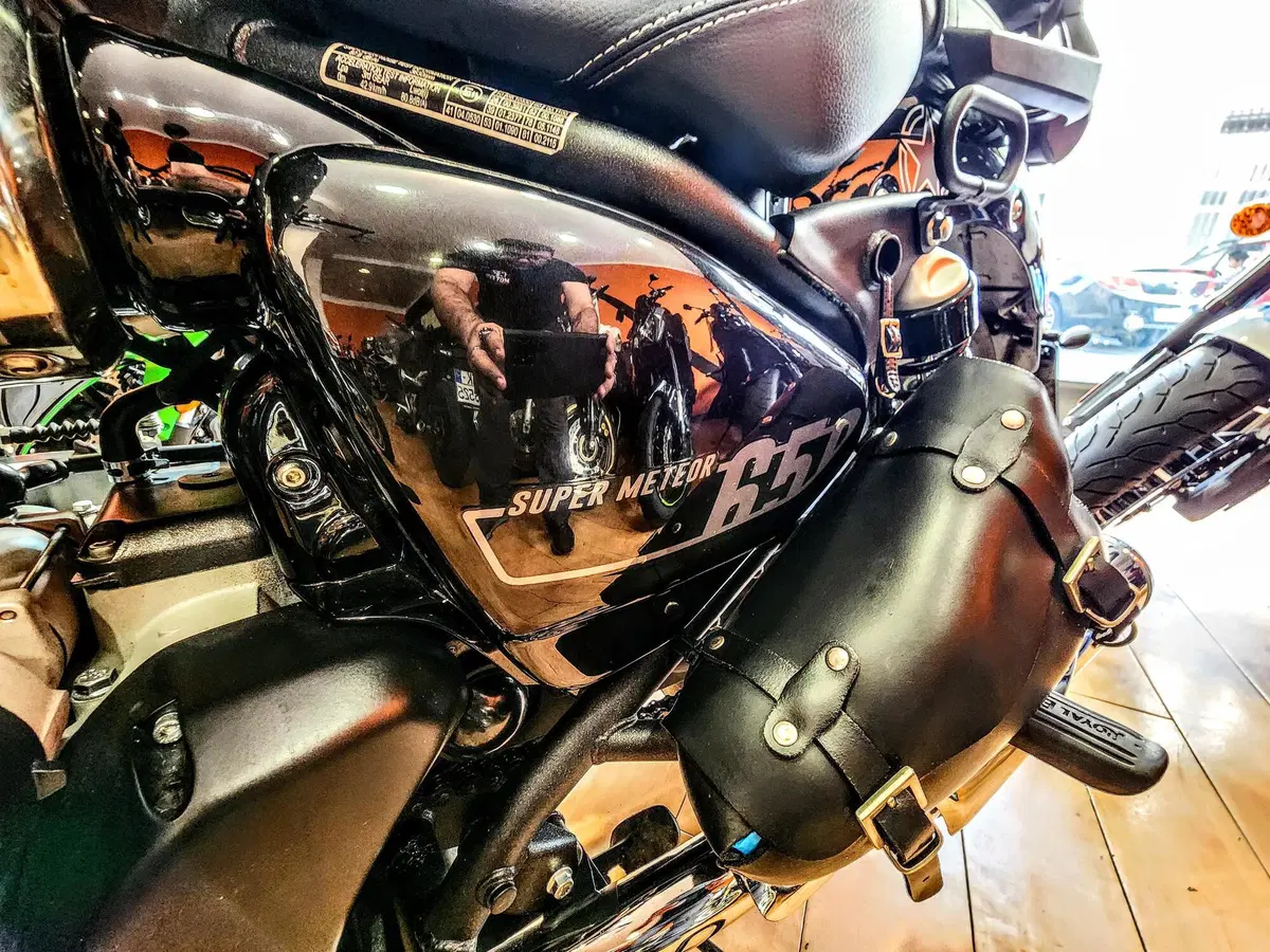 Royal Enfield Super Meteor 650 (2023 - 26) (13)